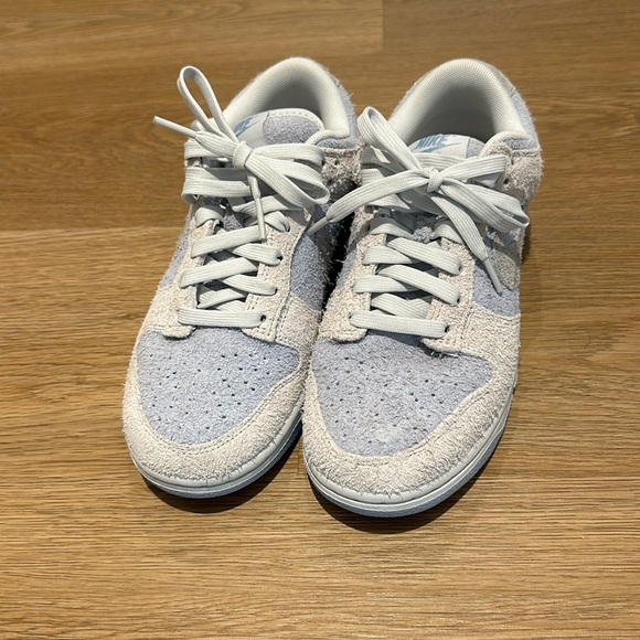 Nike Dunks - Picture 1 of 5